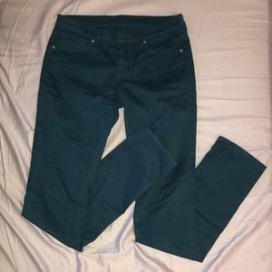 🎁 NWOT Uniqlo Dark Teal Slim Fit Jeans (26 x 33 in)